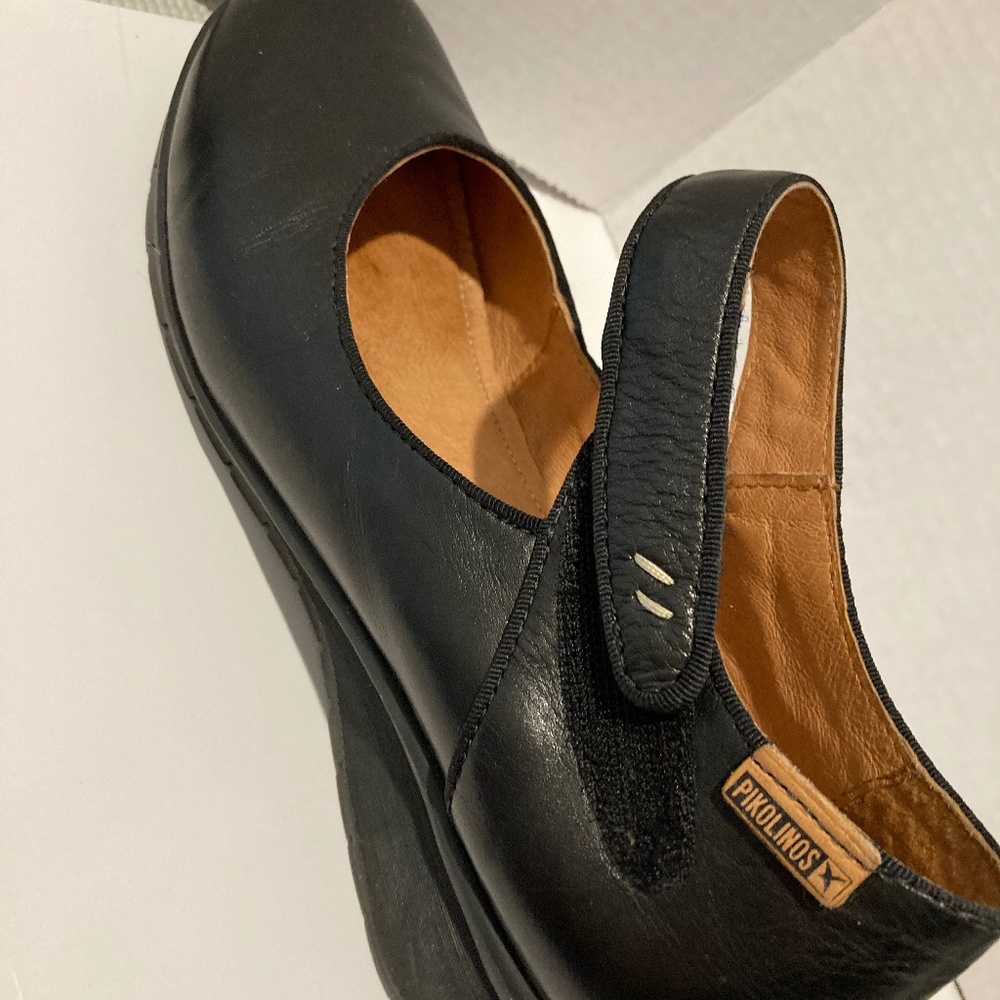 Woman’s , Mary Jane style dress shoes,Black in color